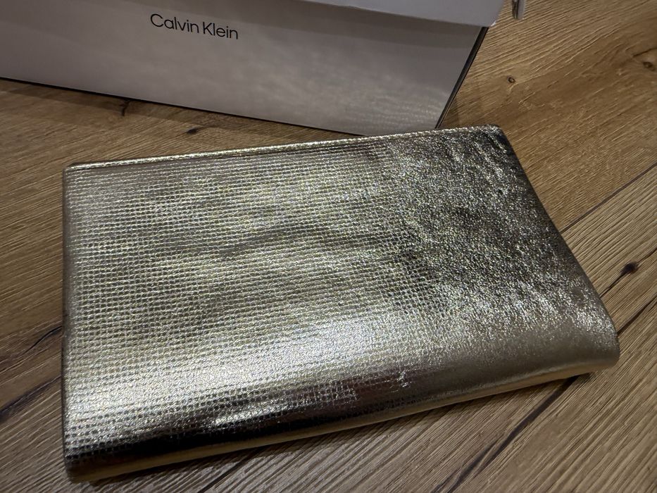 Чанта - клъч за повод