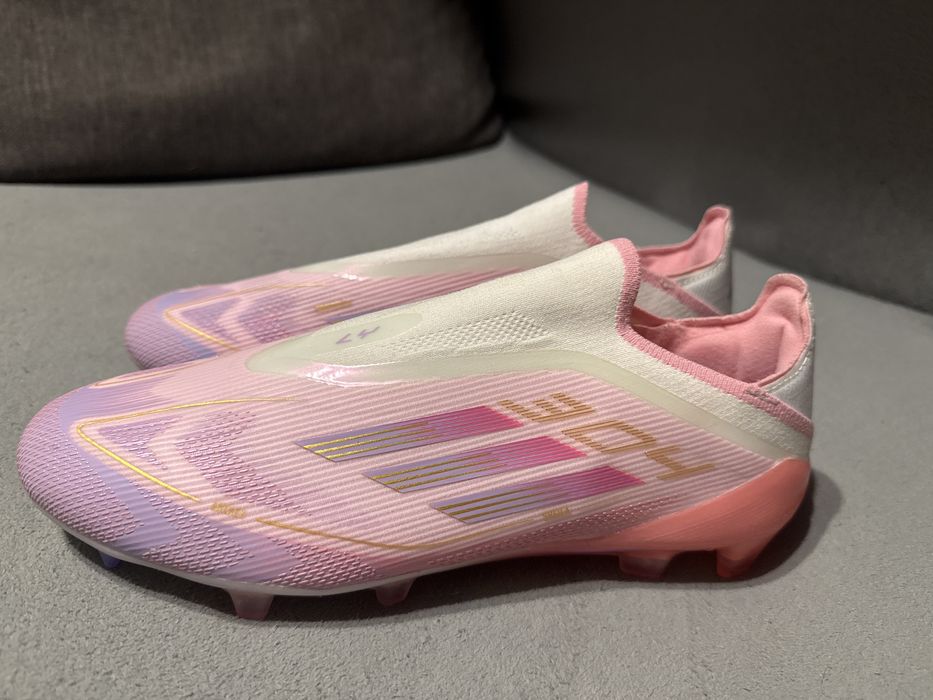 Бутсы Адидас.