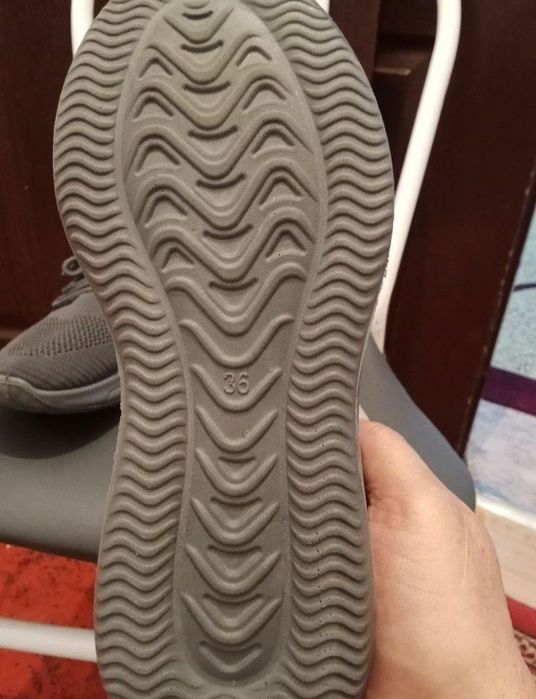 Продаются кроссовки