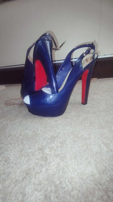 Туфли женские , лабутены