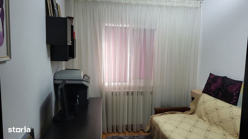 Apartament 3 camere, balcon și debara, etaj 3