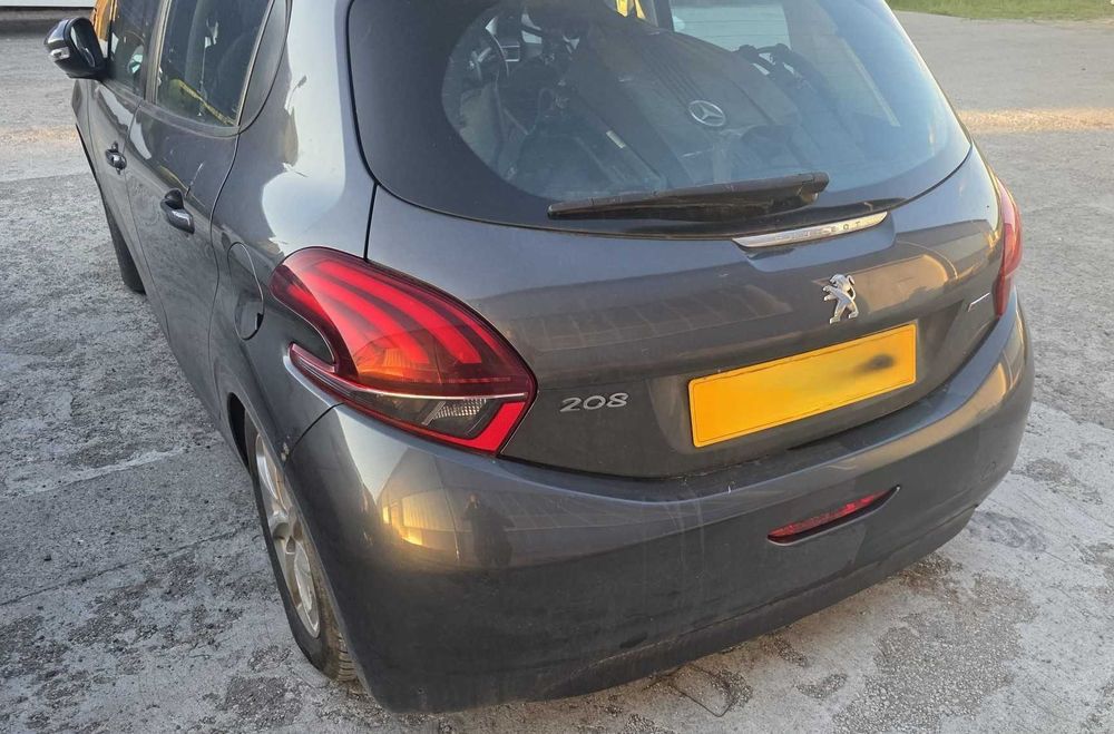 Dezmembrez Peugeot 208 1.6D 2015