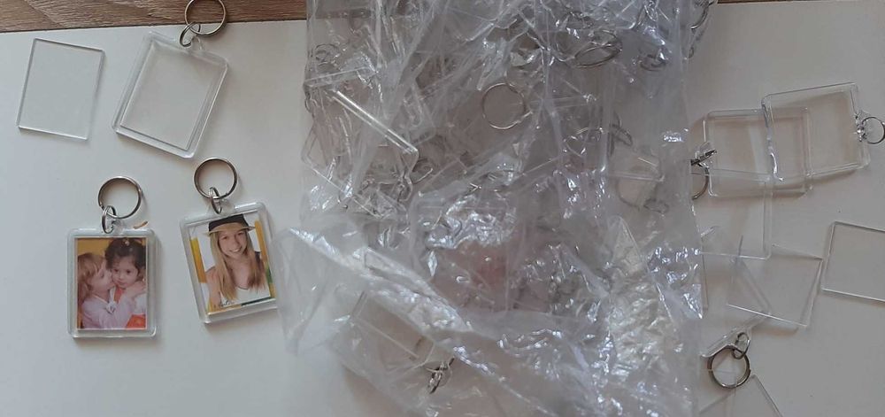 Vând brelocuri transparente (blank) și coli A4 magnetice autoadezive