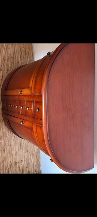 Тумбочка из красного дерева