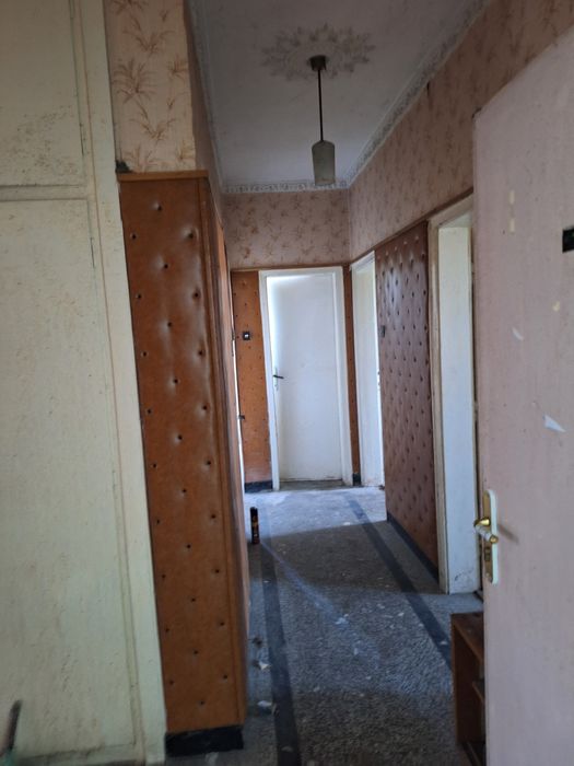 Продавам тухлен апартамент