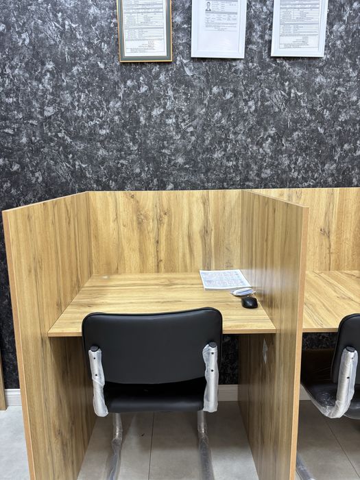 Call operator uchun stol sotiladi