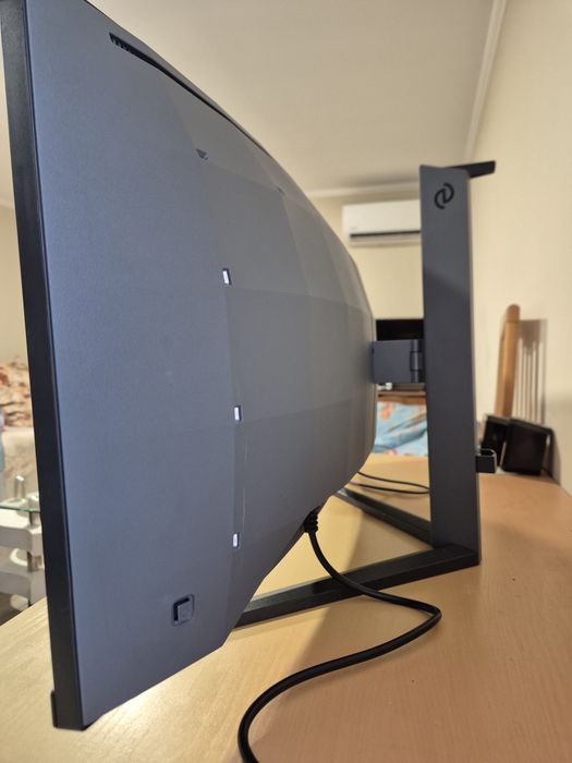 Олед монитор Philips evnia 34 инча QD OLED Ultrawide