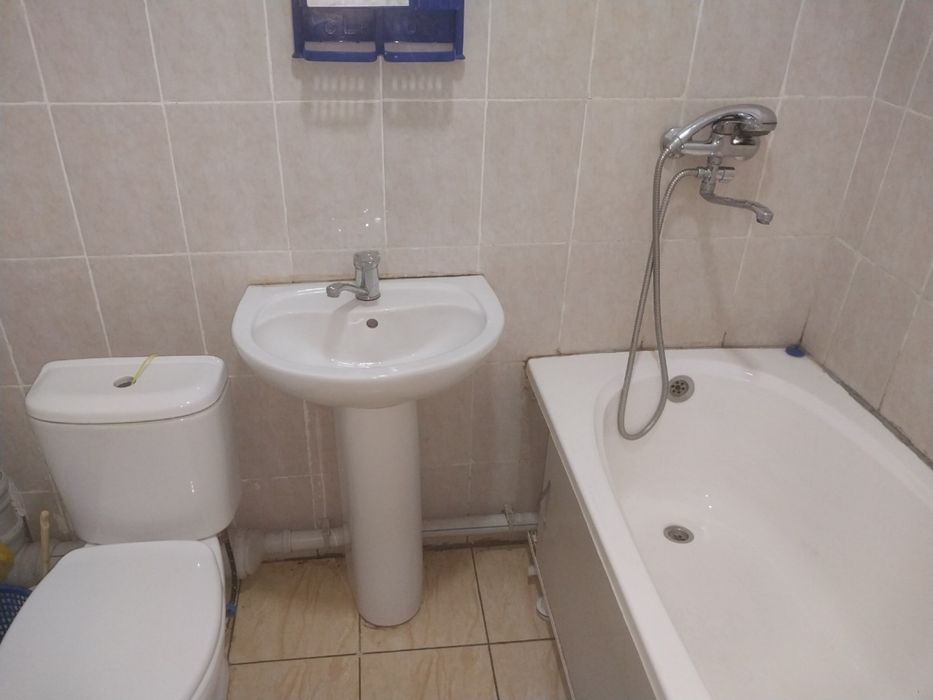 Srochno.  Uy sotiladi 2 xonali