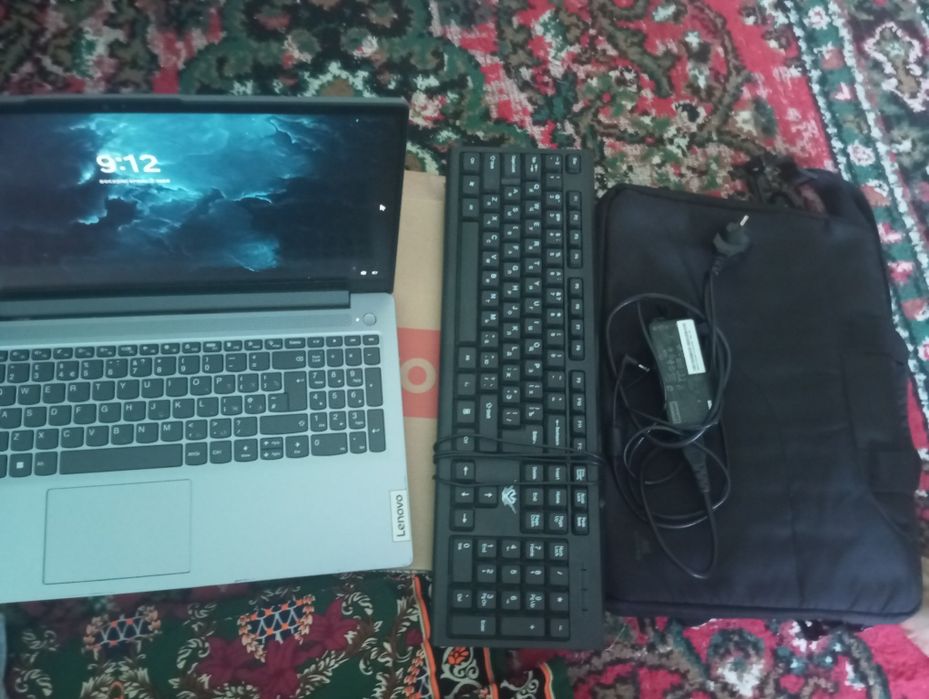 Lenovo Notbuk 2025