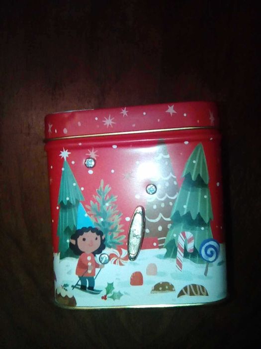 музикална кутия, сметалка и глави за кукли на куклен театър