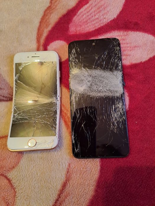 Vând telefoane piese