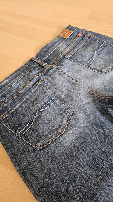 Джинсы новые, 29 р.
