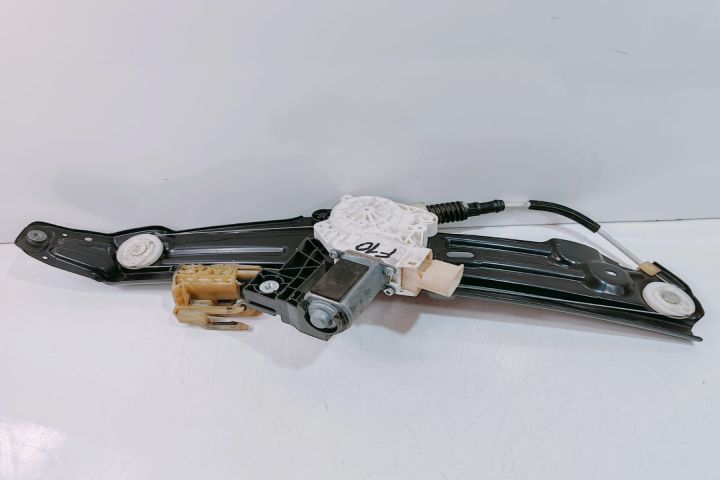 Macara  stanga spate cu motoras 7182121F10S BMW Seria 5 F10 seria