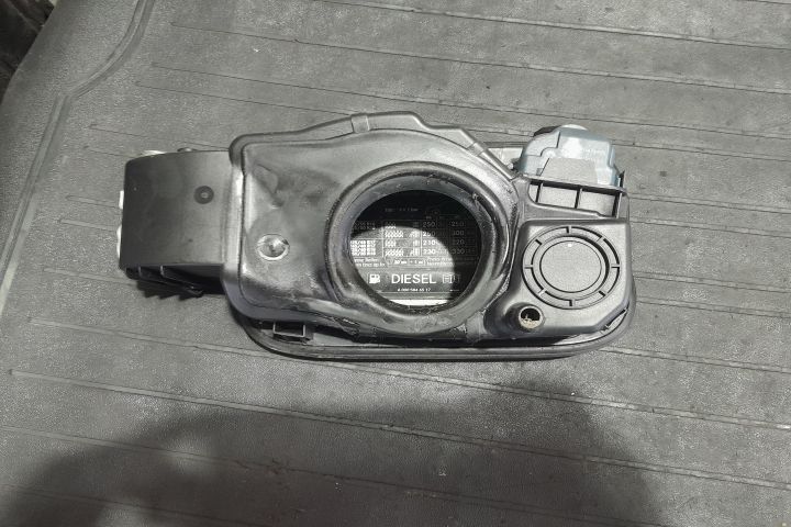 Usita rezervor A20475001403J A20475001403J Mercedes-Benz C-Class W204