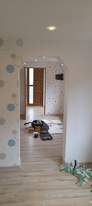 Execut lucrări de amenajări interioare