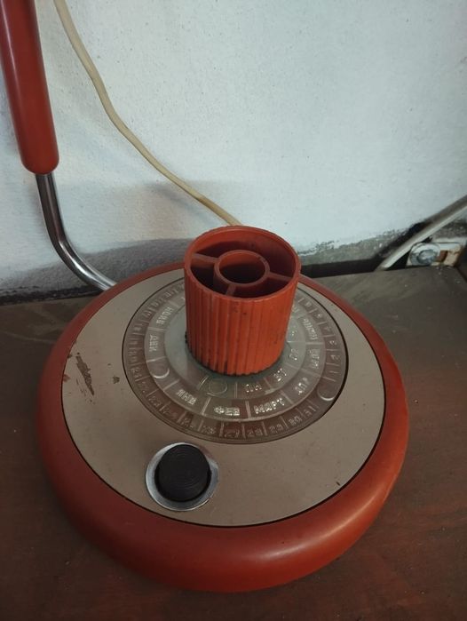 Настольная лампа