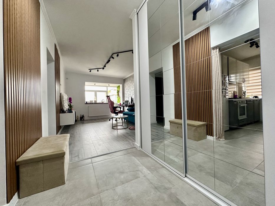 Apartament două camere de vânzare, zona Gară/Far