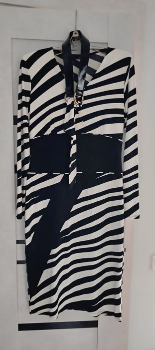 Продам новые платья