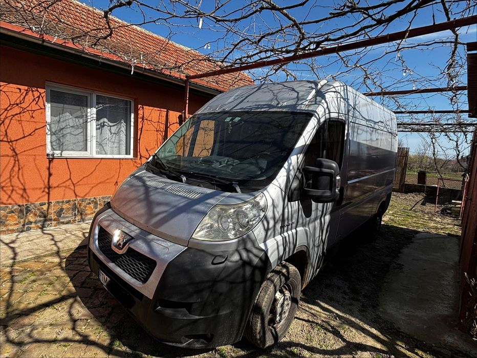 microbuz peugeot boxer