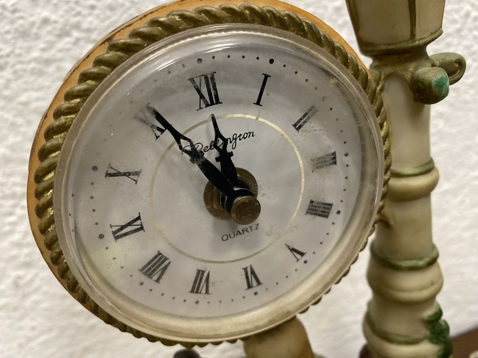 Немски настолен часовник от 80 те години
