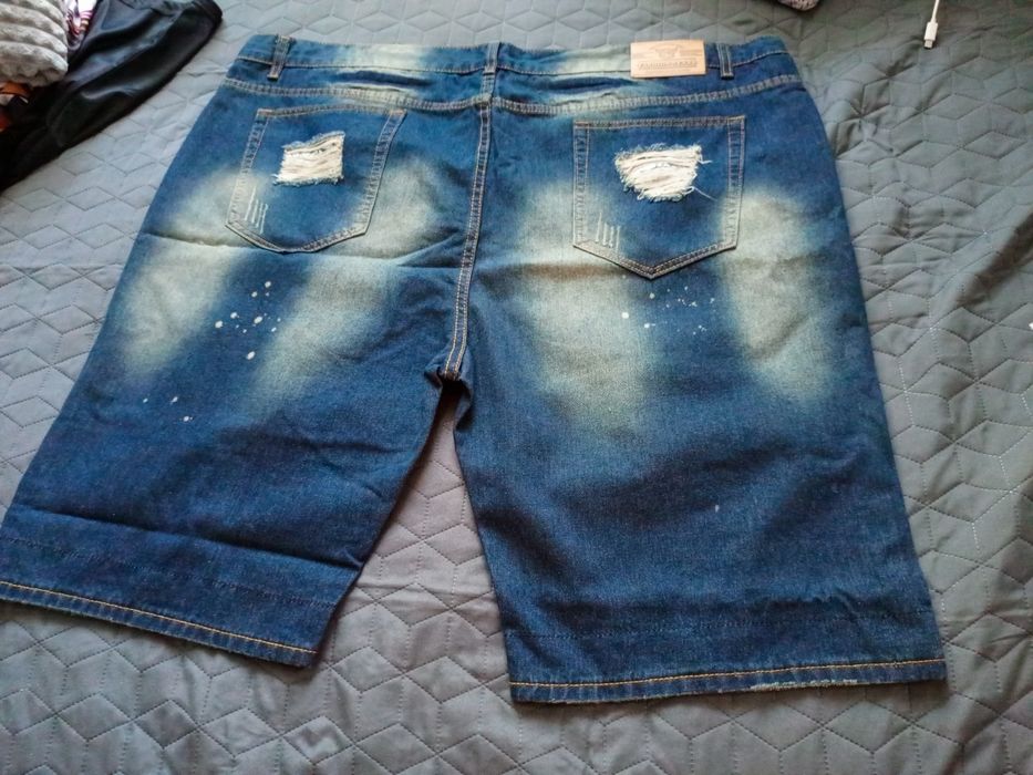 Продавам дънкови къси панталони 6ХЛ