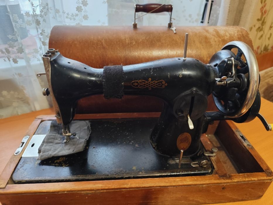 Швейная машинка советская