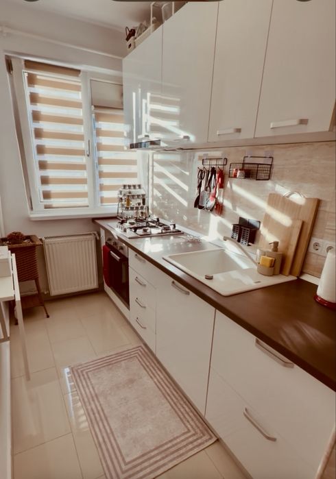 Inchiriez apartament cu doua camere, zona Ostroveni, langa maidan!!!