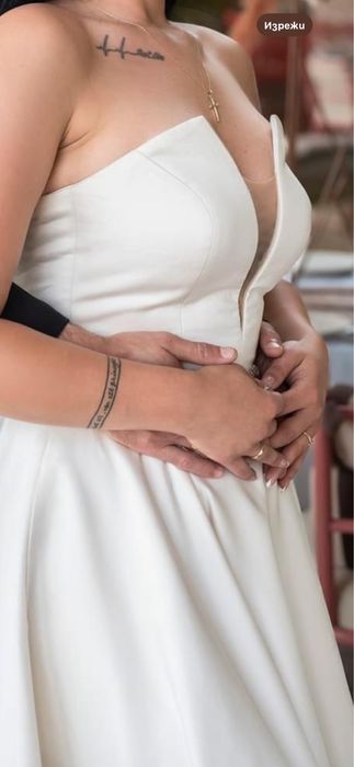 Сатенена сватбена рокля