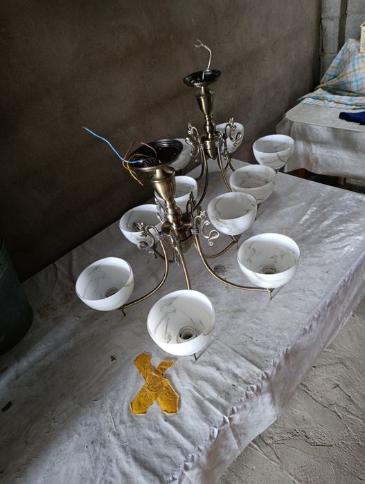 Люстра сатылады бу