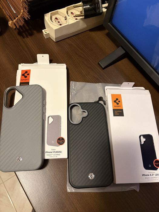 Iphone 17 кейс Spigen