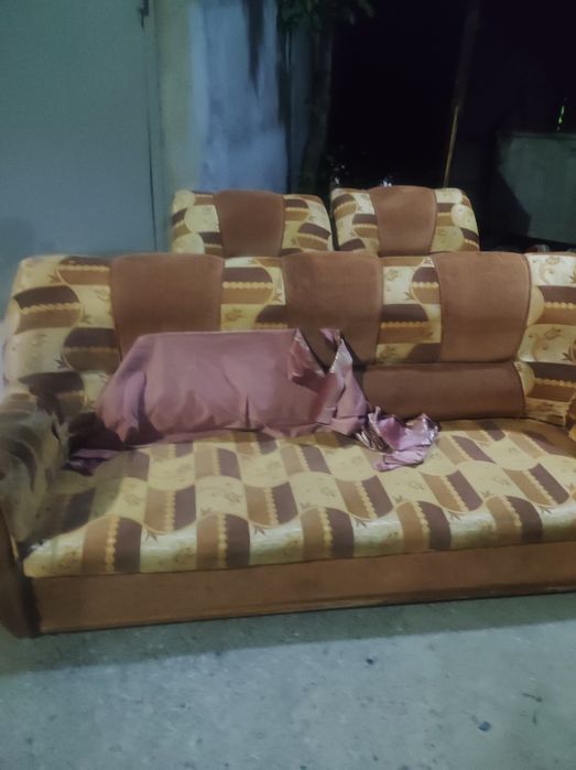 Диван и кресло продаётся срочно