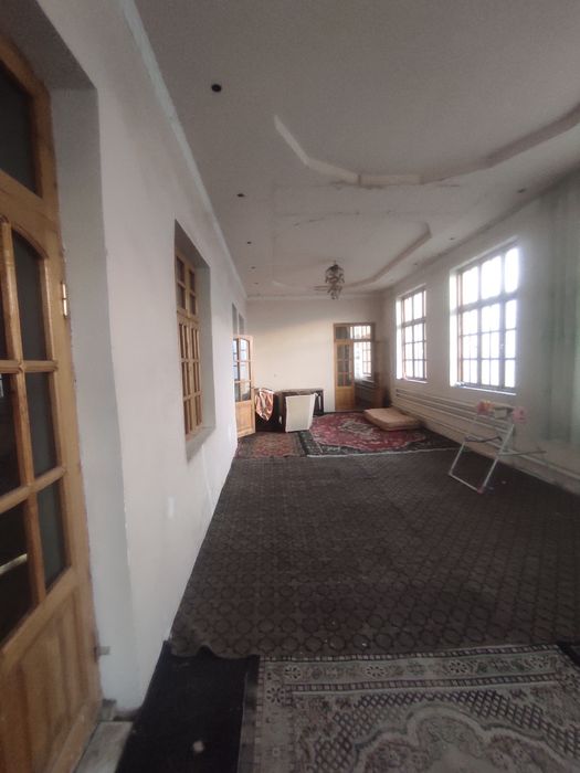 Uy sotiladi xovli sotix 10 xonalar soni 7