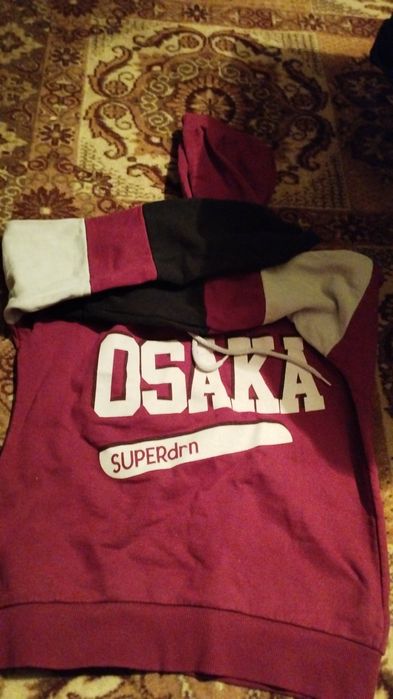 дамско худи носено  няма забележки