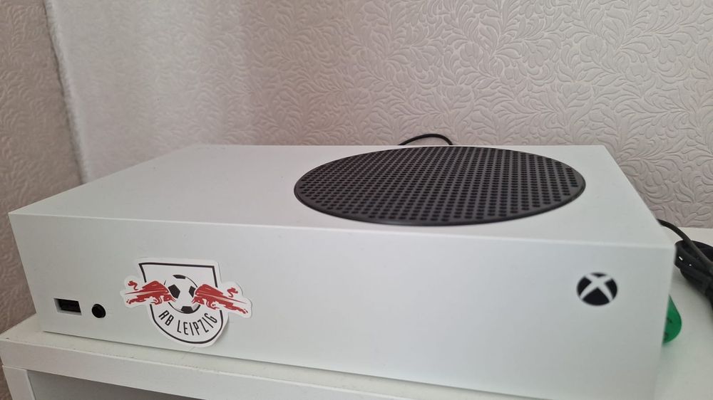 Xbox series s с два джойстика