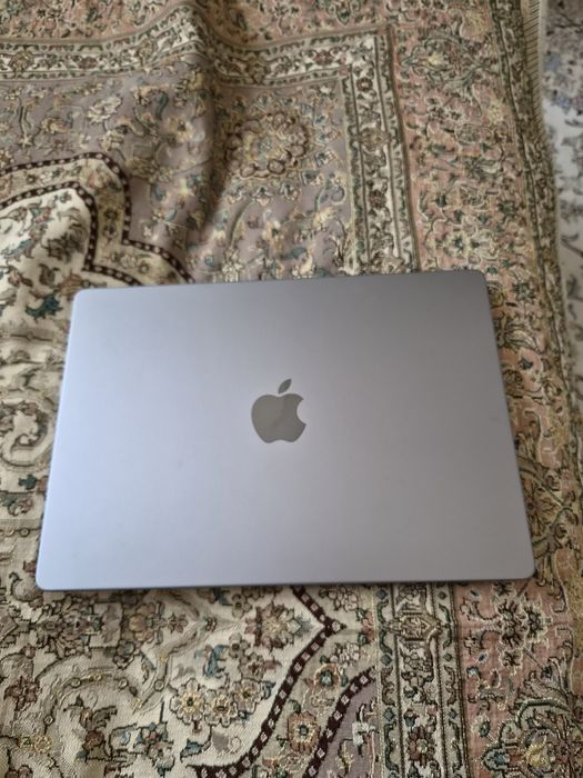 Macbook Pro 14 M3 1 терабайт