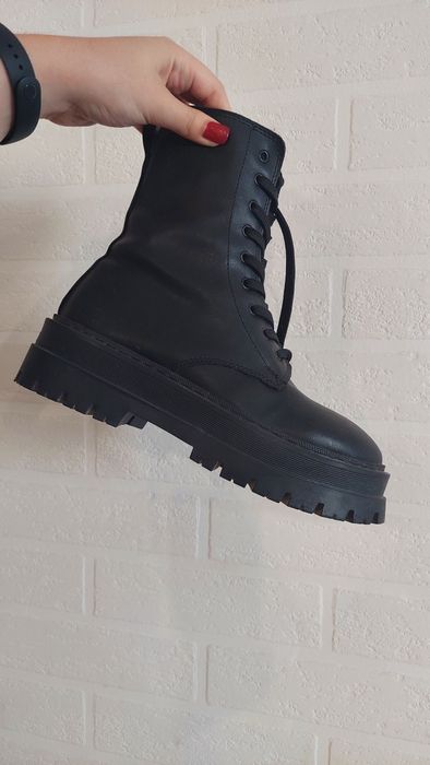 Крутые ботинки трендовые