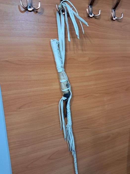 Қамшы қолдан өрілген