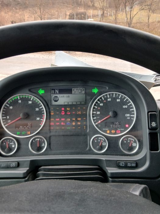 Vând camion frigorific