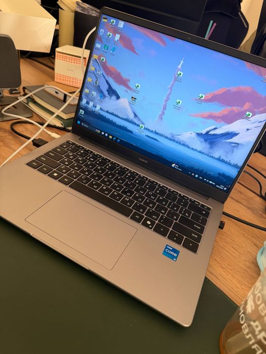 Ноутбук HONOR MagicBook X 14 / 16 ГБ / SSD 512 ГБ / Windows 11