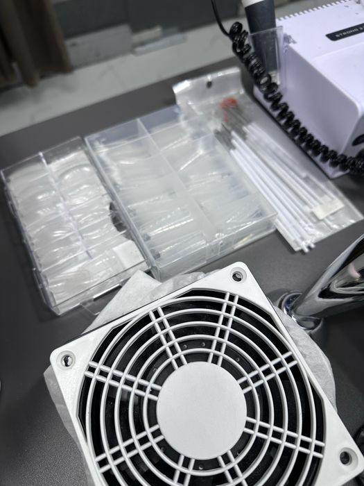 Маникюр набор сотилади