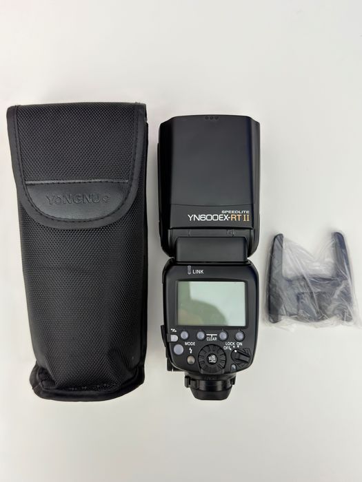Canon EOS 6D Mark II + Canon EF 24-70mm f/4L IS USM + Blitz Yongnuo + Geantă – kit complet