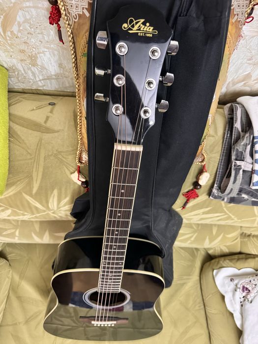 Гитара акустическая