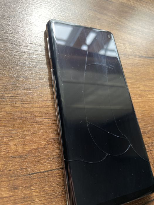 Смартфон Samsung S10