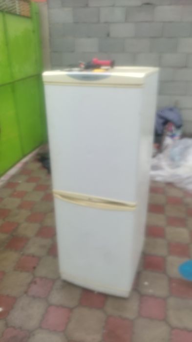 Продам холодильник лж мотор работает фотон надо залить