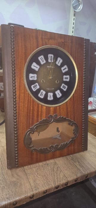 Стенни часовници