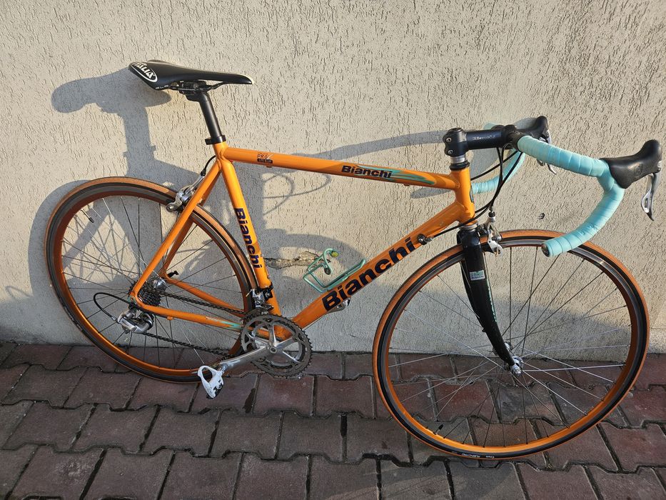 Vând cursiera Bianchi Mega Pro-L