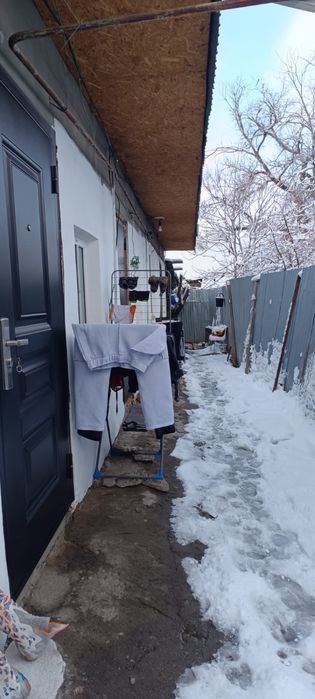 Продам пол дома в ценре Каскелена.