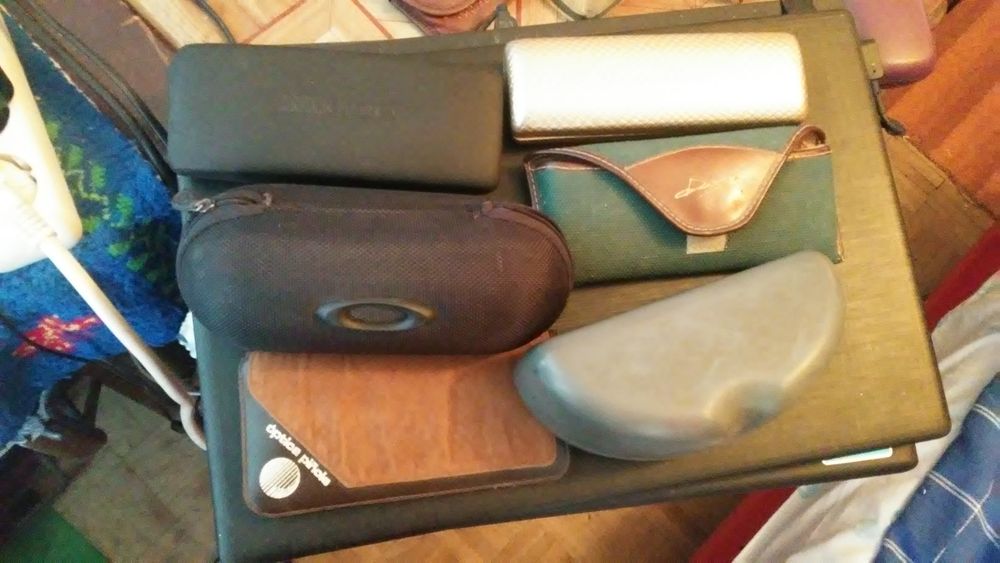 Vand tocuri de ochelari .20 lei tocul.