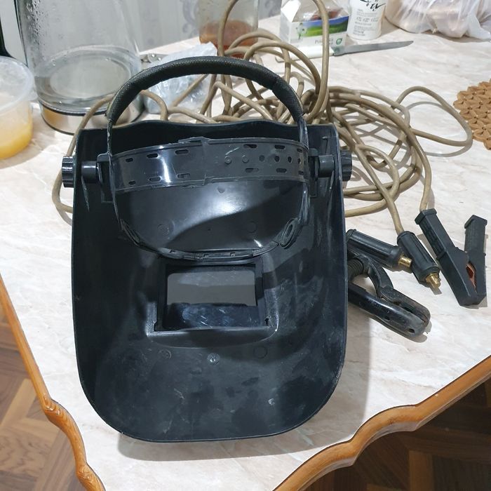 Продаётся  компактный сварочный  аппарат .