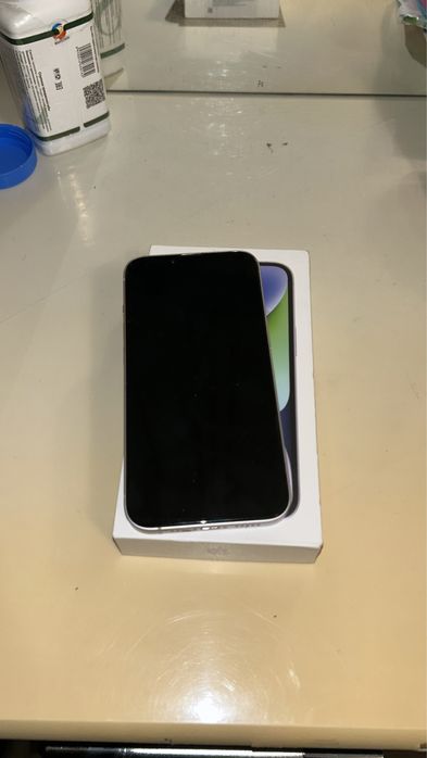 Продам телефон Айфон 14